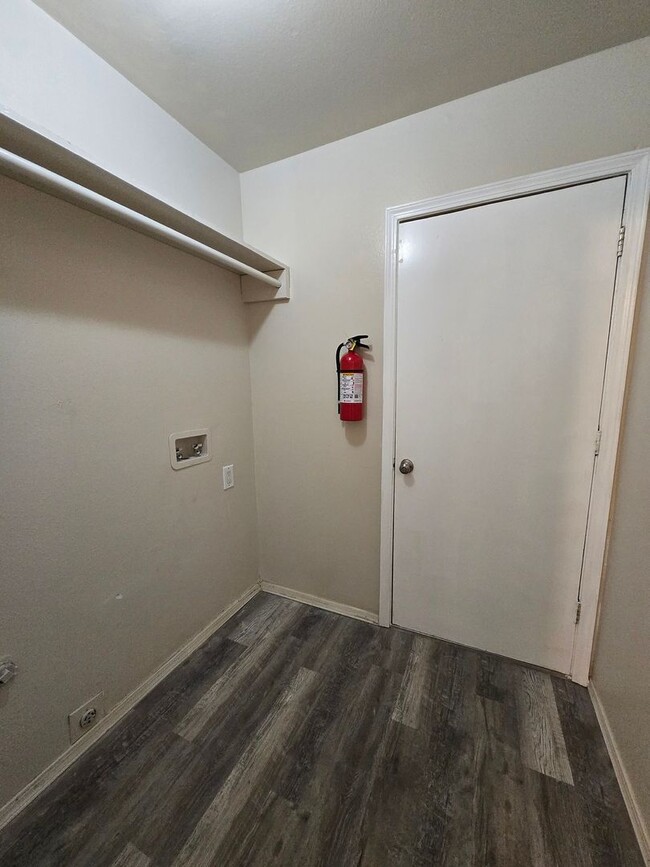 Building Photo - Cozy 2 Bedroom 2 Bath