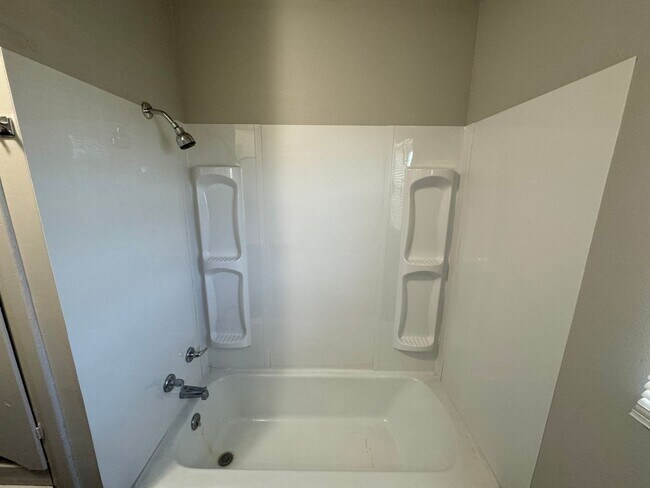 Building Photo - Beautiful Spacious Home Located in Frenshi...