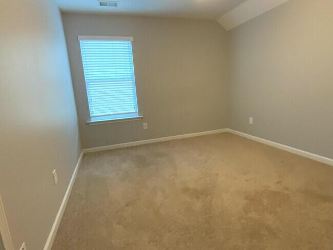Building Photo - 1465 Parkside Village Dr