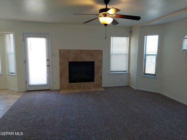 Building Photo - 11236 Horse Ranch St