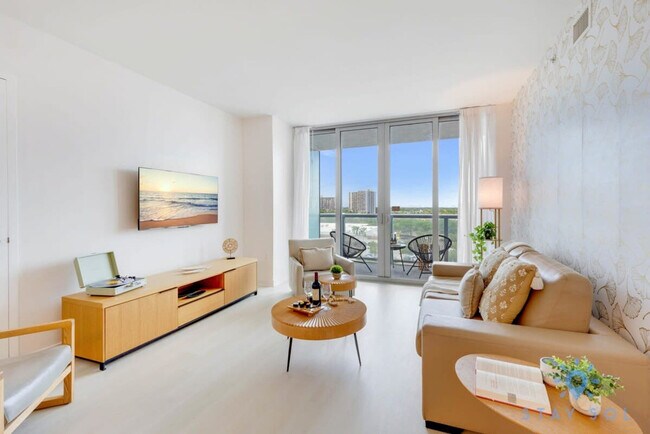 Building Photo - 2602 E Hallandale Beach Blvd