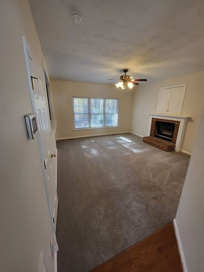 Building Photo - SAWYERS MILL