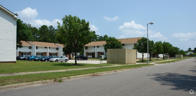 Primary Photo - Murchison Townhouses