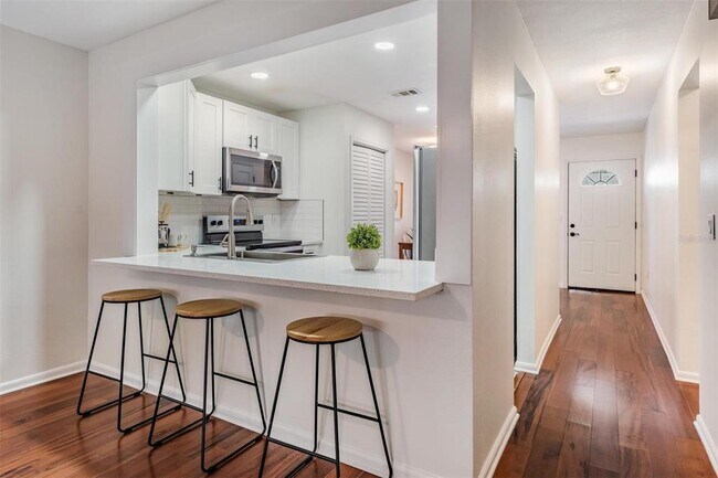 Building Photo - 14818 Winding Creek Ct