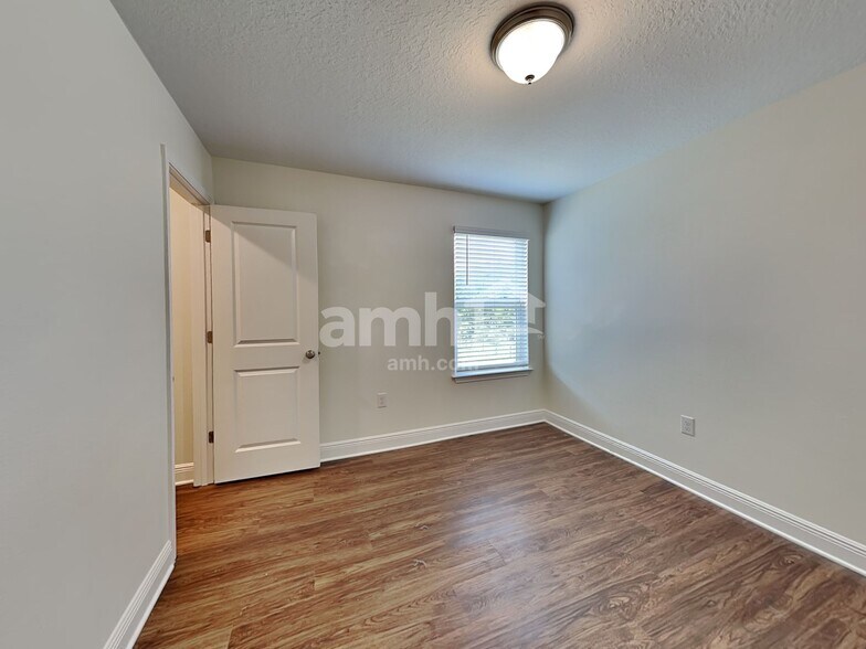 Building Photo - 20331 Calla Lily Dr