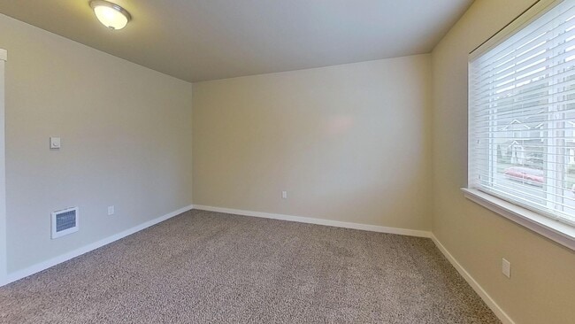 Building Photo - 3 Bedroom 2.5 Bath Duplex with 2 Car Garage. Apply today and get the rest of March FREE!!