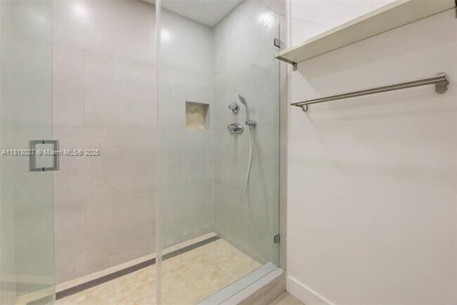 Building Photo - 151 Crandon Blvd