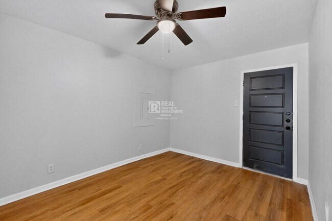 Building Photo - 1809 W Sanford St