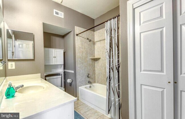 Building Photo - 12154 Penderview Terrace