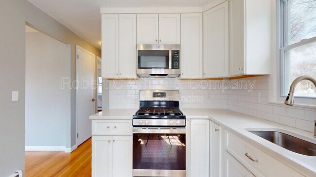 Building Photo - 161 Mona Terrace