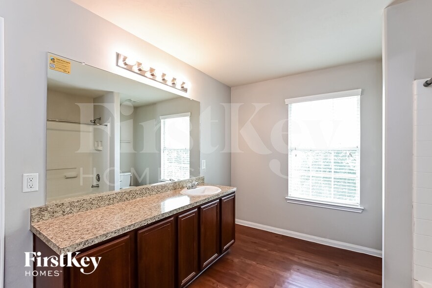 Building Photo - 886 Sun Prairie Dr