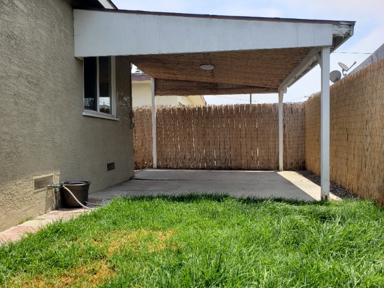 Building Photo - 16516 Firmona Ave