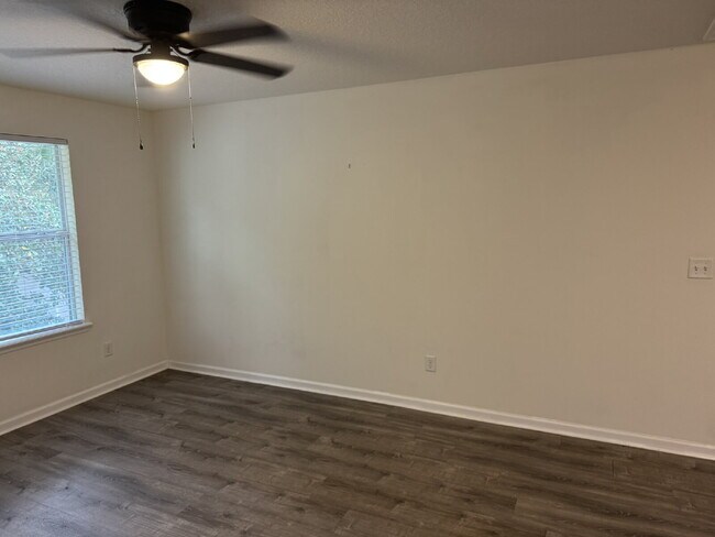 Building Photo - FOR RENT!!!!!-   2nd months rent is FREE!!!!