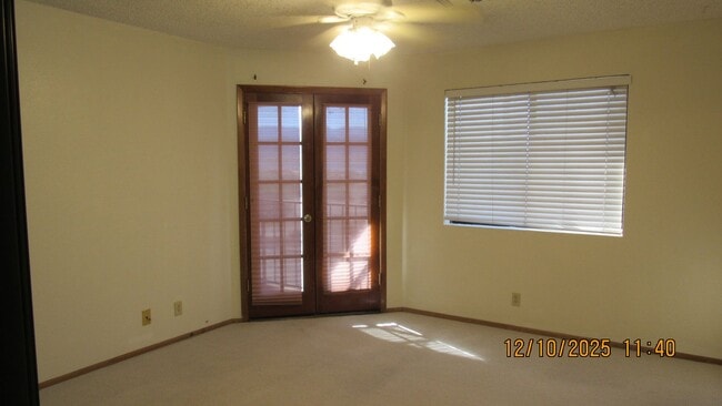 Building Photo - 2 Bed 2 Bath with Lake View