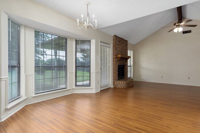 Building Photo - 5602 Pampus Ln
