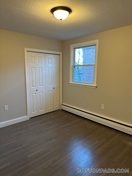 Building Photo - 18 Waugh St