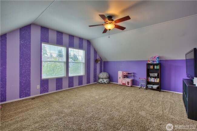 Building Photo - 3 Bedroom Maple Valley Home