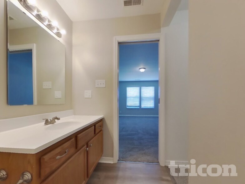 Building Photo - 8599 Captain Dr