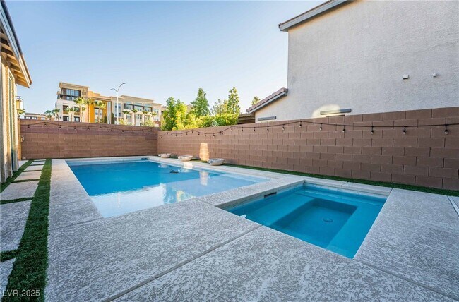 Building Photo - 3115 Mossfield Ave