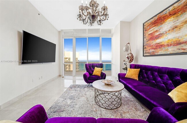 Building Photo - 15811 Collins Ave