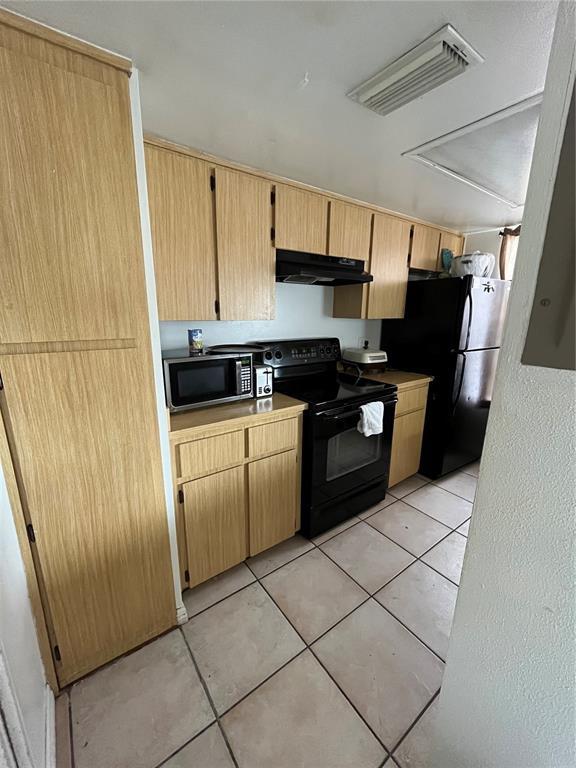 Building Photo - 4023 Henley Rd