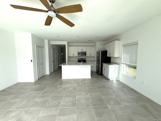 Building Photo - 3-Bed/ 2.5- Bath Modern Townhouse in Lakew...