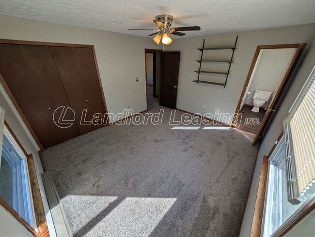 Building Photo - Spacious 4-Bedroom Home with Scenic Views ...
