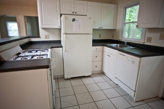 Building Photo - 507 Pine Bluff Trail