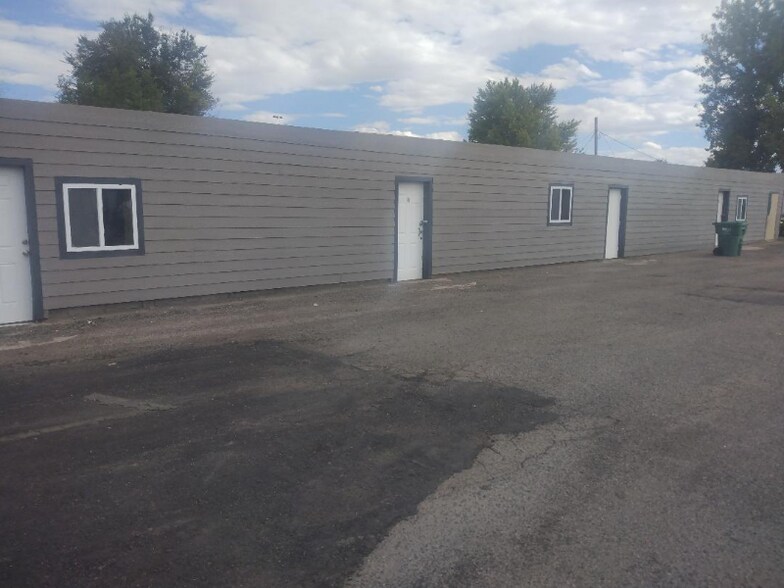 Building Photo - 15770 E Colfax Ave