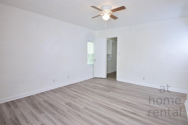 Building Photo - 6601 S Zunis Ave