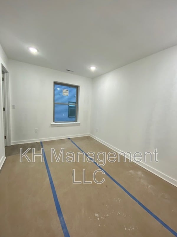 Building Photo - 3932-36 Mt Vernon St