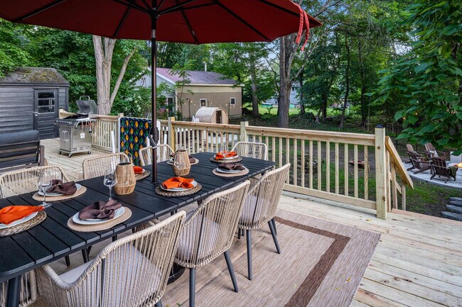 Building Photo - 52 Church St