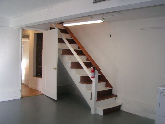 Building Photo - 2204 Castro St