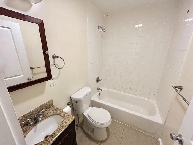 Building Photo - 332 N 41st St