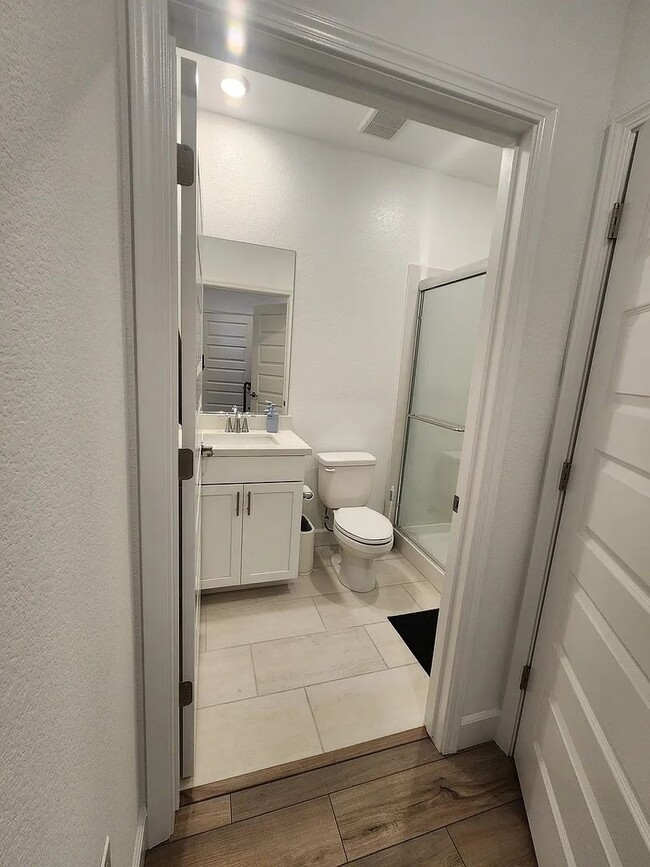 Building Photo - 1BR w/ Utilities Package & Wi-Fi in Stockton