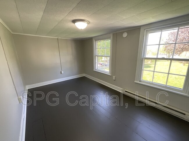 Building Photo - 12986 Main St