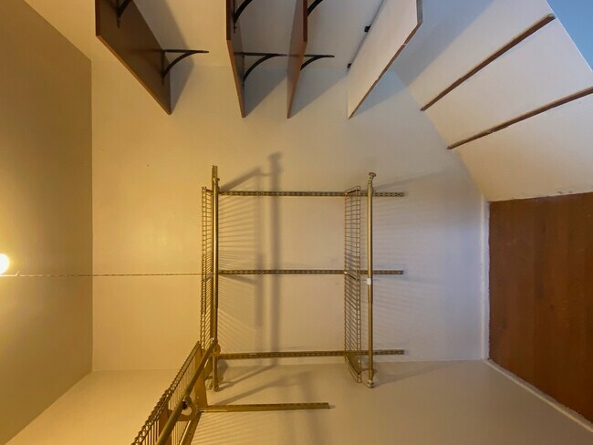 Building Photo - 333 Regatta Point