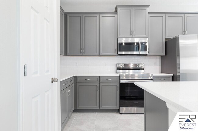 Building Photo - 60 Berkshire Ln