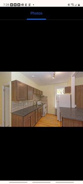 Building Photo - 876 Warren St