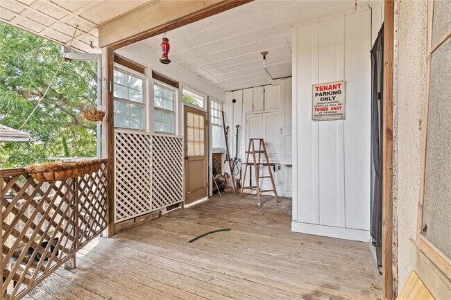 Building Photo - 806 Winbern St