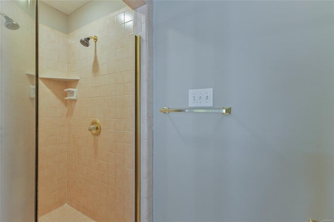 Building Photo - 1703 Pebble Creek Dr