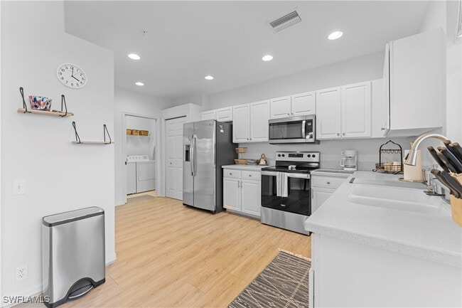 Building Photo - 8217 Parkstone Pl