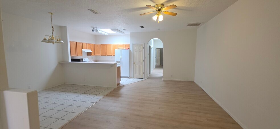 Building Photo - 4551 Holiday Breeze Pl NE