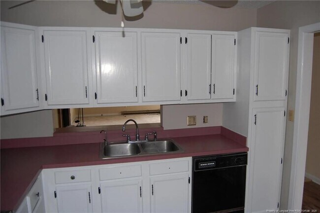Building Photo - 122 Mallard Cove