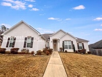 Building Photo - 613 Creekside Cove