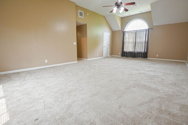 Building Photo - Pet Friendly in Sango!