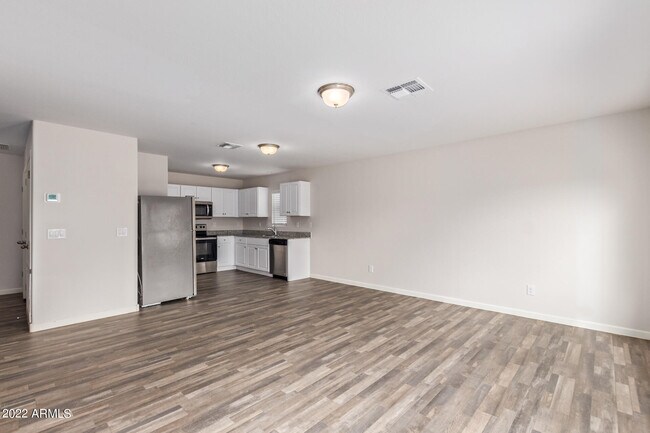 Building Photo - 1060 Palo Verde Ave