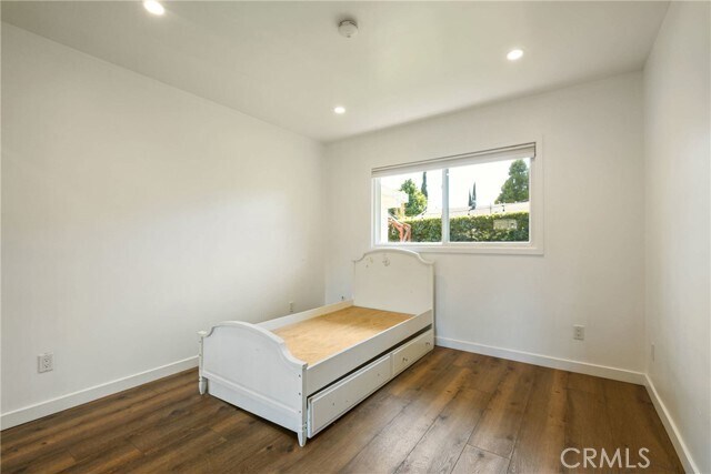 Building Photo - 6615 Farralone Ave