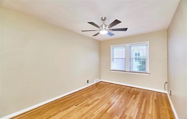 Building Photo - 1120 Terrace Dr