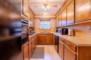 Building Photo - 2112 Castle Ct